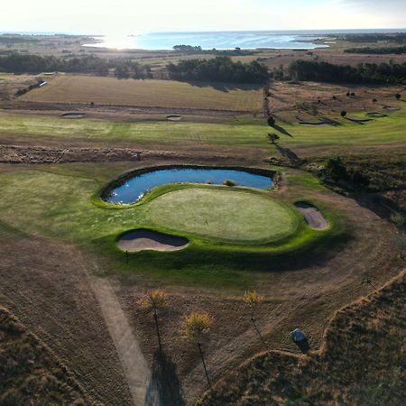 Отель Naer Golfklubb Stugbyn Ljugarn Экстерьер фото