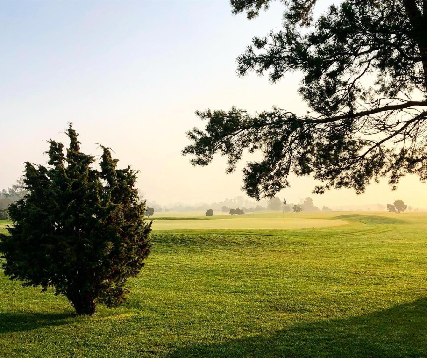 Отель Naer Golfklubb Stugbyn Ljugarn Экстерьер фото